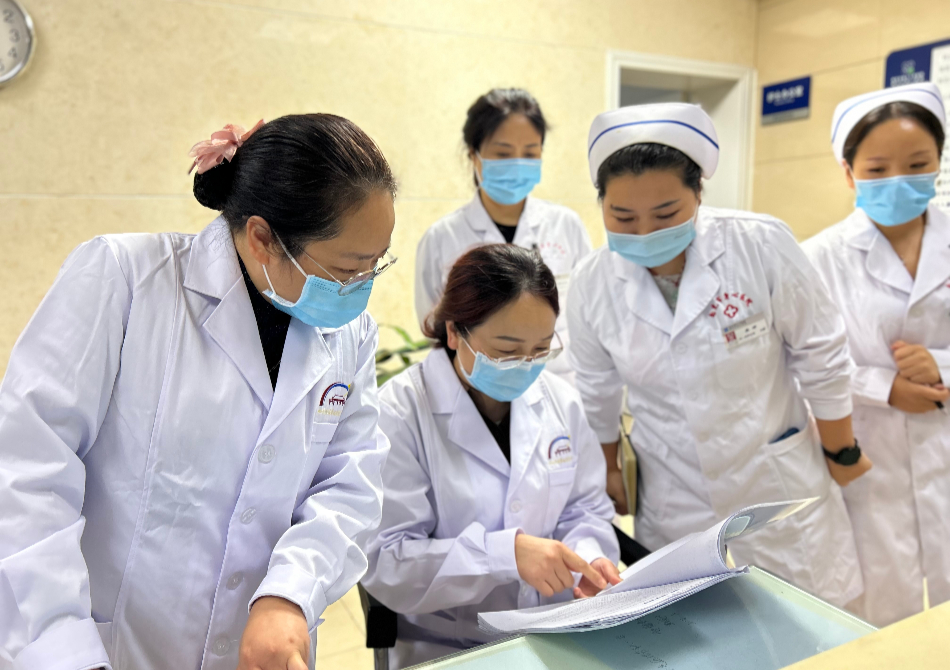 南充市護理質(zhì)控中心專家組赴我院調(diào)研護理工作