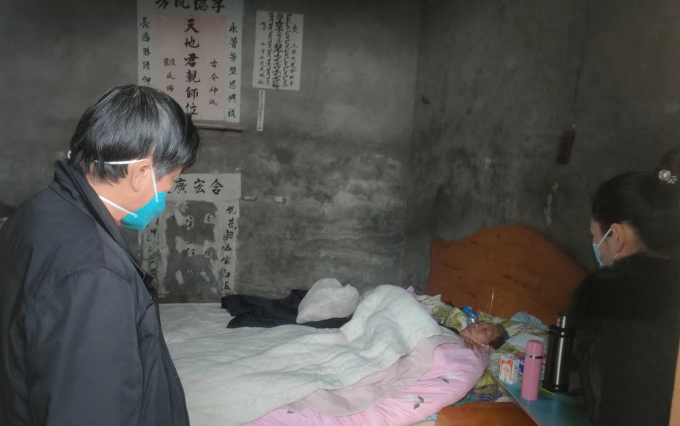 心系脫貧困難戶、濃濃關愛暖人心——南充市身心醫院第四黨支部慰問貧困幫扶對象
