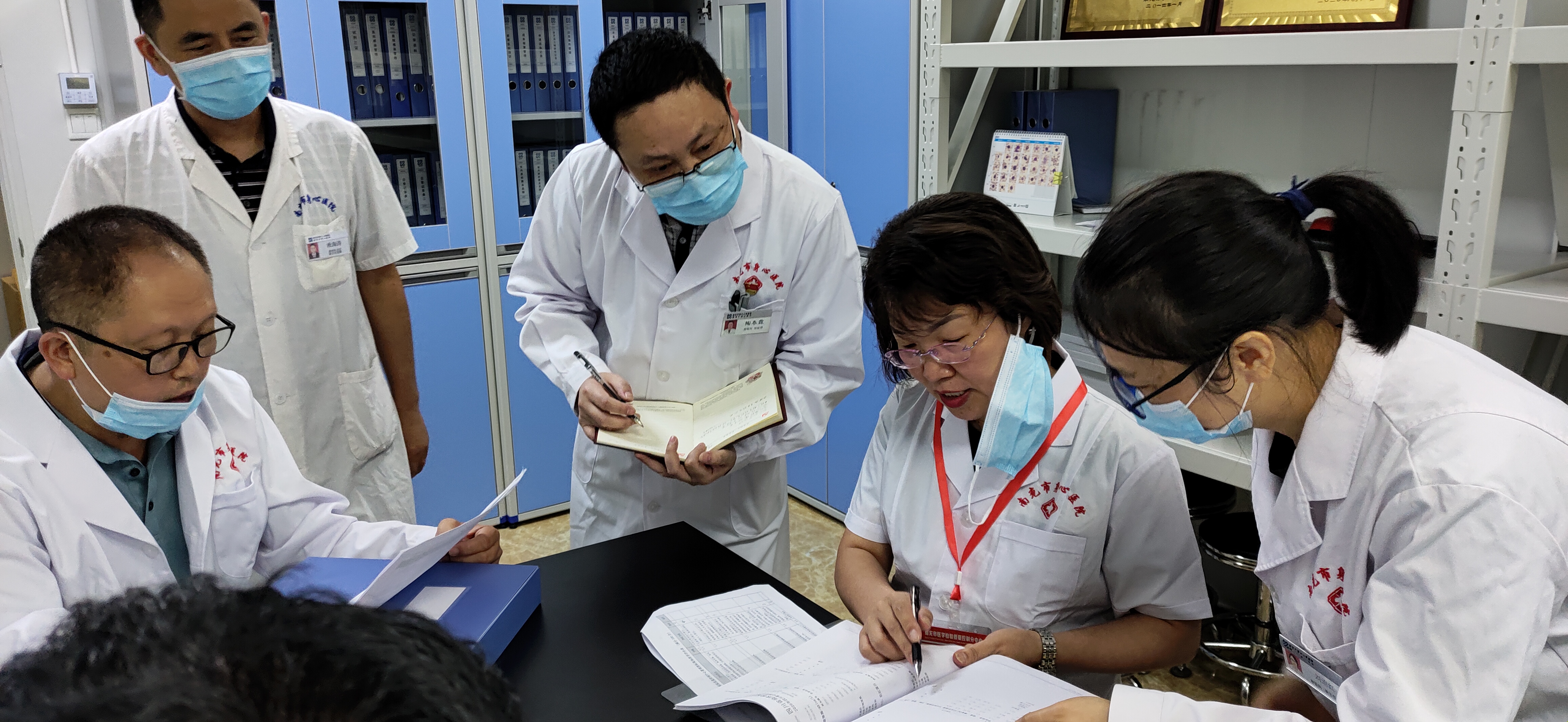 省臨檢中心專家組蒞臨我院檢驗(yàn)科檢查和指導(dǎo)工作